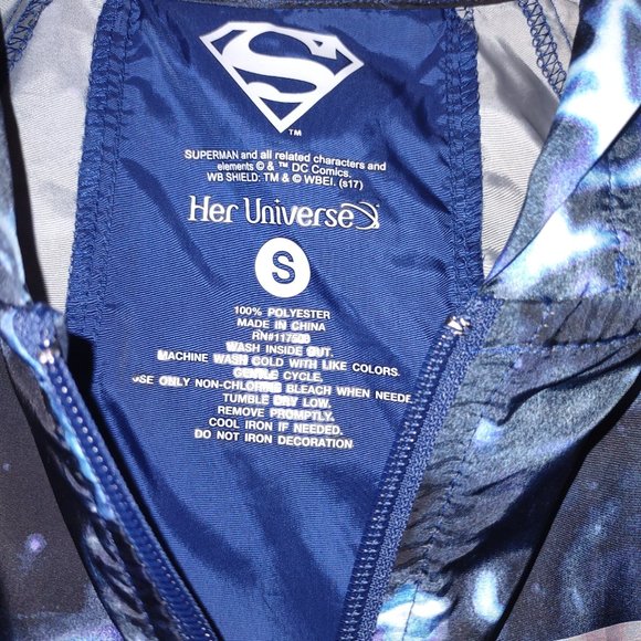 Nylon SUPERMAN hooded windbreaker from HER Universe size Small - EUC - Picture 2 of 3